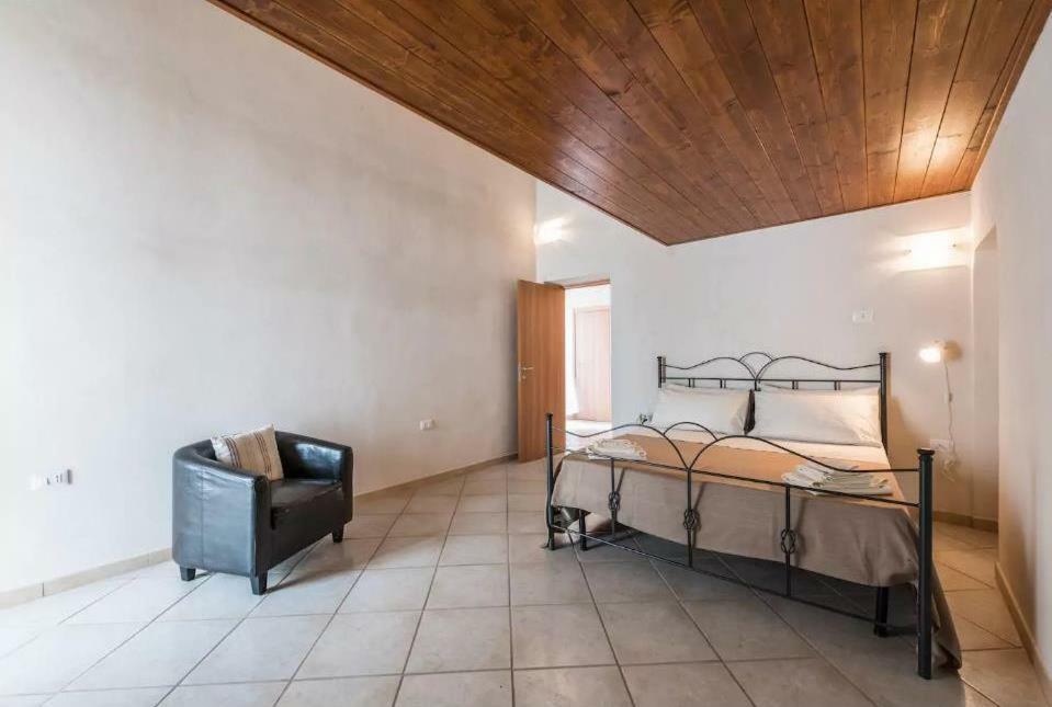Domus Chiara Villa โมโนโปลี ภายนอก รูปภาพ